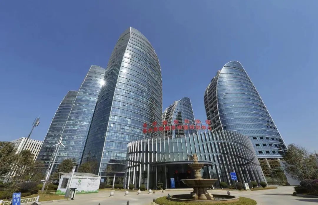 日报整版关注“榕创汇”！福州高新区射出三支“穿云箭”