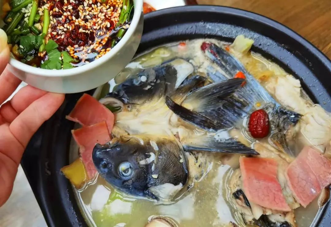 云南各地好吃的美食推荐,云南最好吃的十大美食