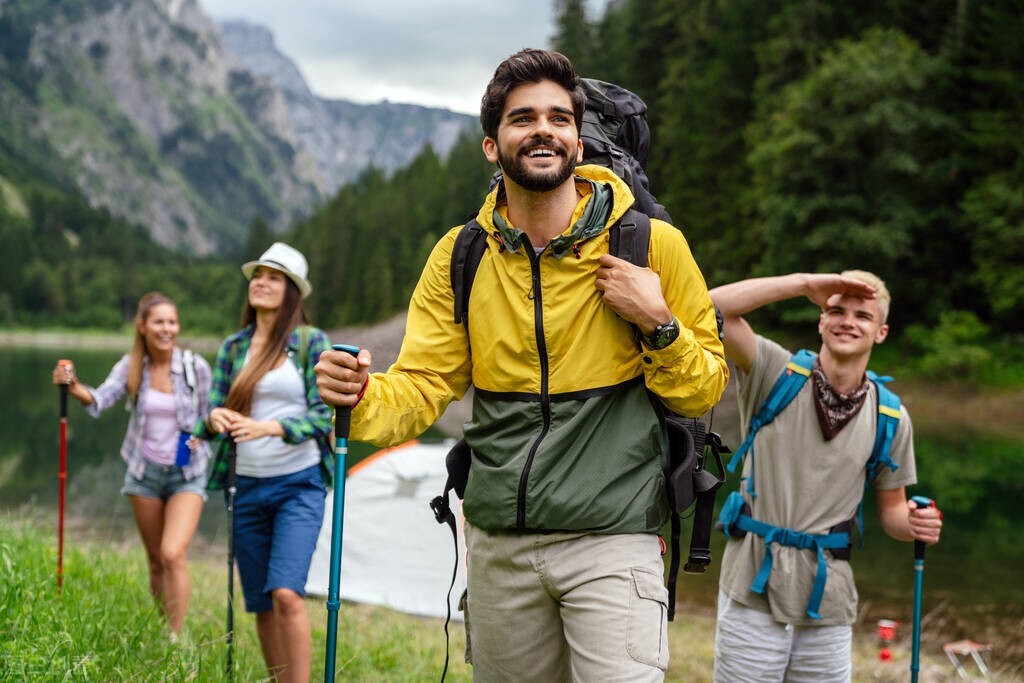 职场男女关系不正常的表现,男女上下级关系不正常的十种表现