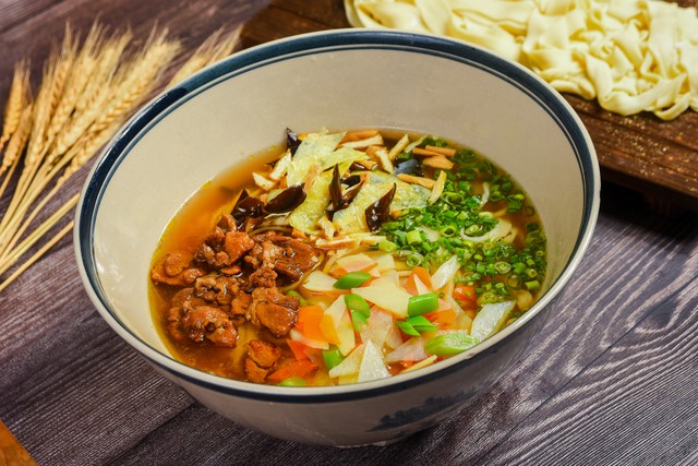 美食山西刀削面,山西刀削面仅次于兰州拉面