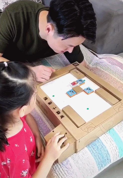 用废纸箱做4岁玩具简单好玩,废纸箱怎么做出好玩的儿童节玩具