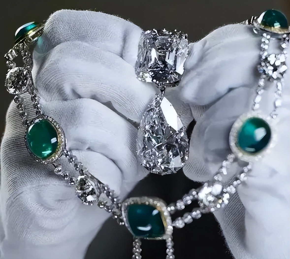 梅根被气走了,梅根卡米拉最新视频