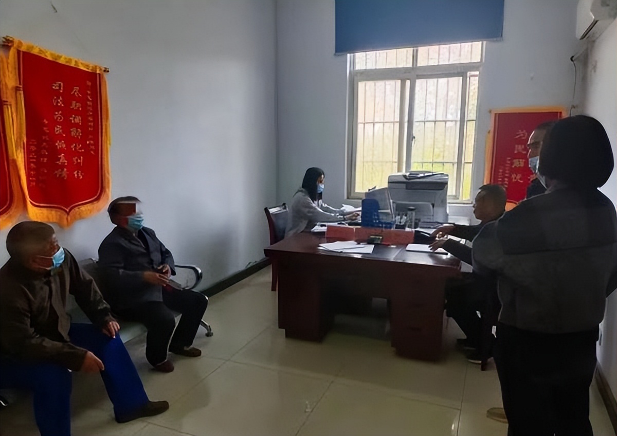 能力作风建设年｜邻居的油烟机排风口直冲卧室该咋办？调解员上门来帮忙