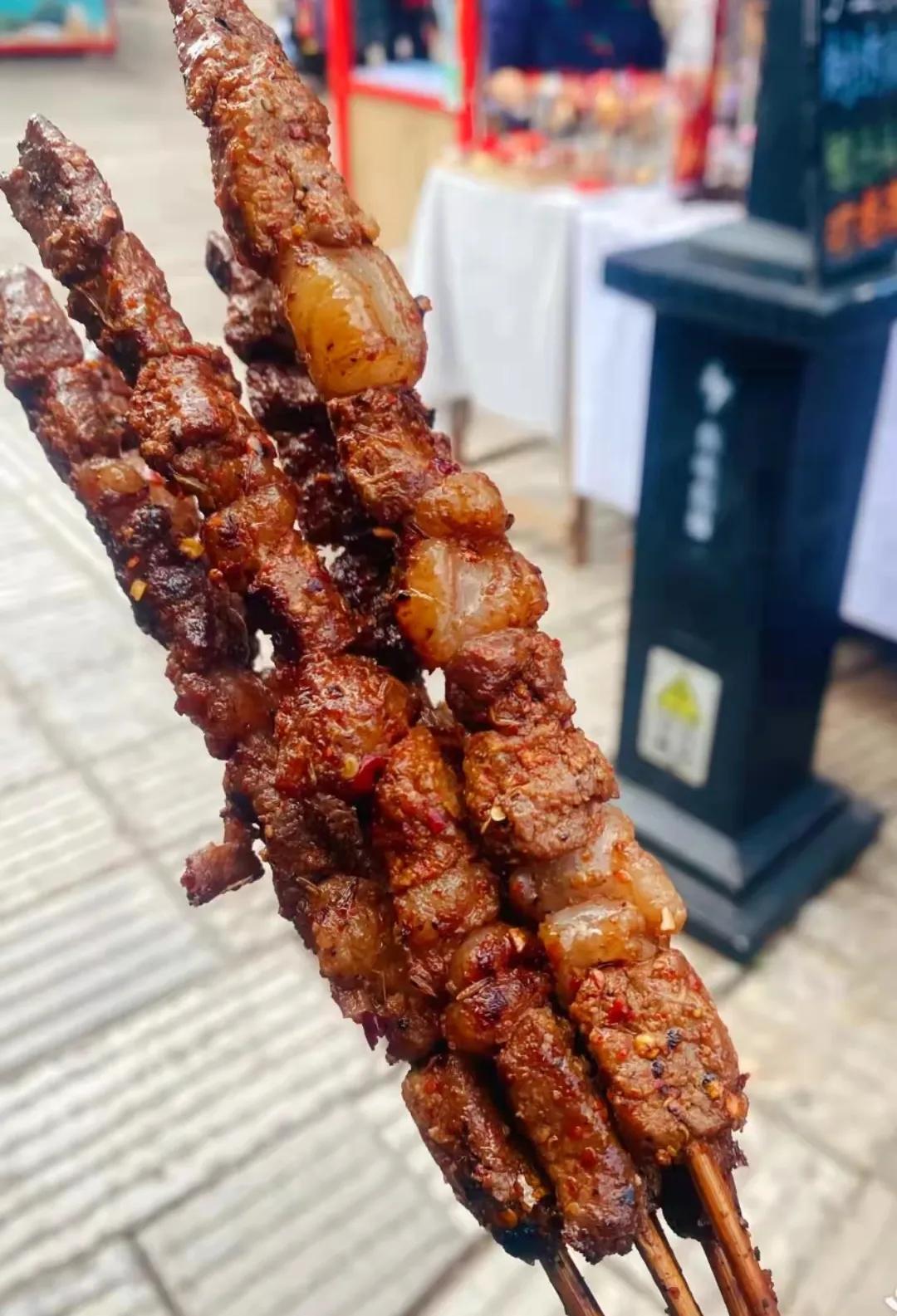 吃货们千万不要错过的昆明美食街,昆明翠湖公园附近美食街