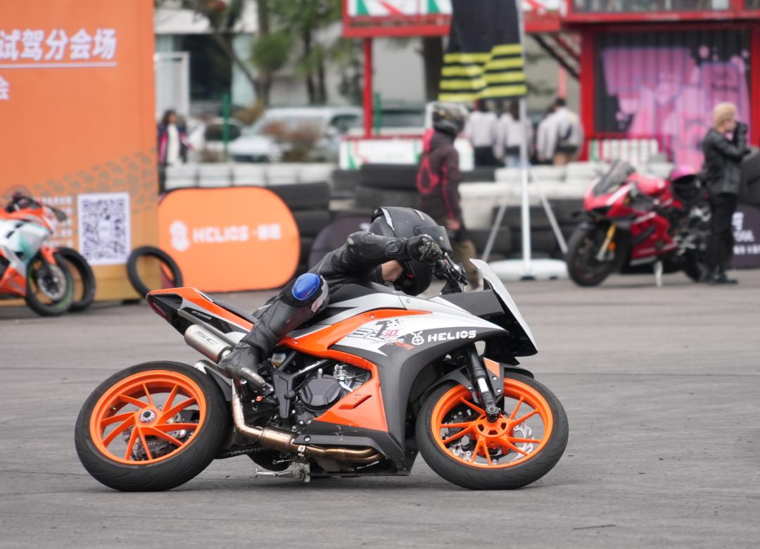 马力再大的车没操控也白搭,helios赫璐轮胎怎么样