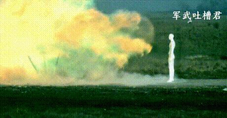 俄军温压弹燃烧弹齐上阵,俄军向乌军发射温压弹