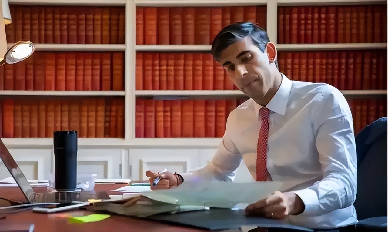 鑻卞浗棣栫浉鍗板害棣栧瘜濂冲┛,鑻卞浗棣栫浉鍗板害濂冲┛