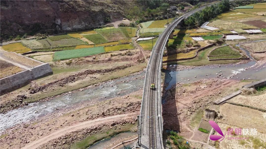 咻——铁路敞篷小跑车来啦