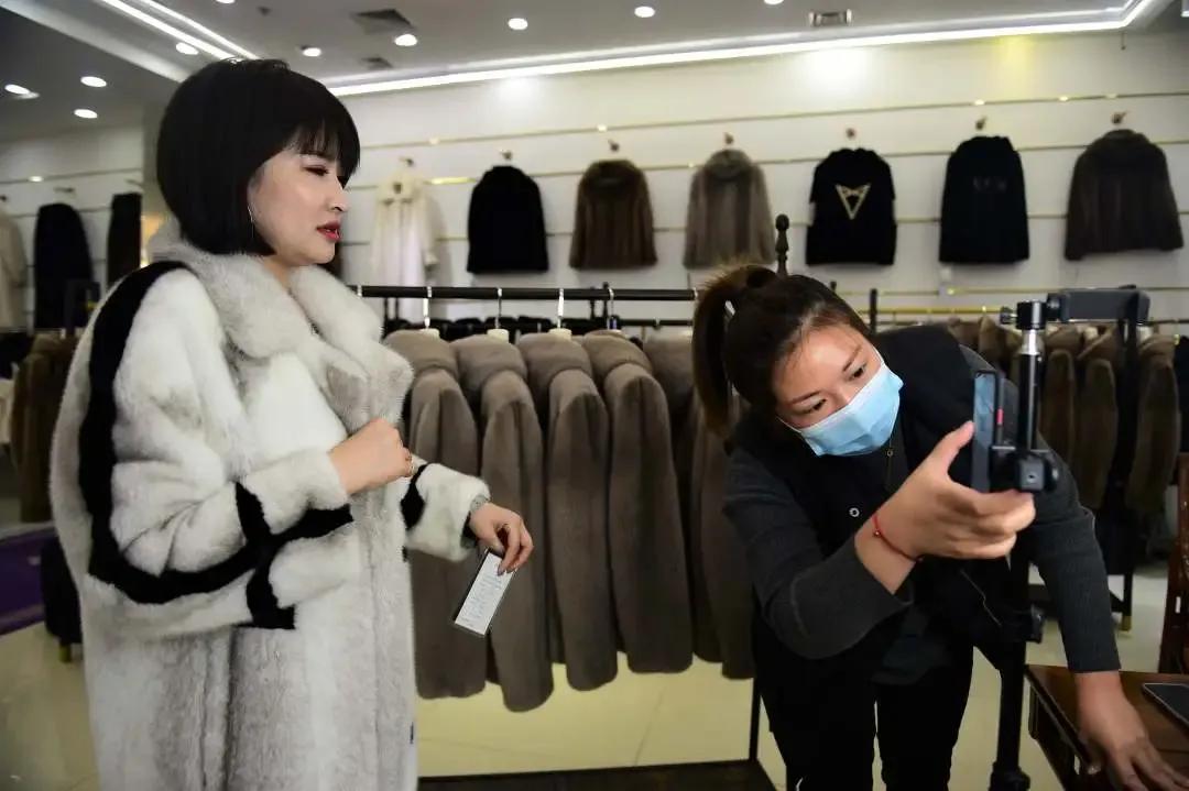 为什么貂皮不流行了,为什么现在羊毛大衣没人买