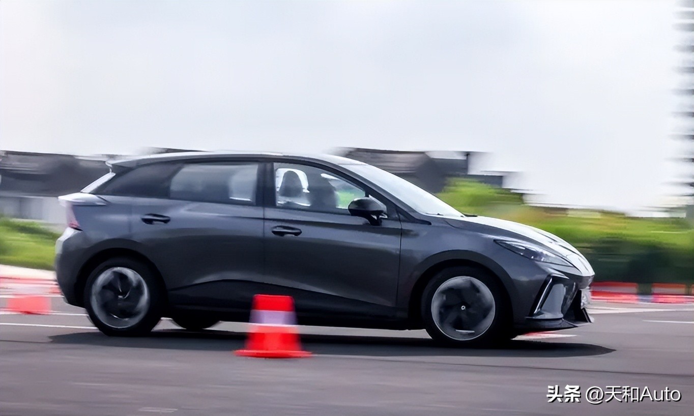 四驱车到底值不值得购买,越野实用的四驱车