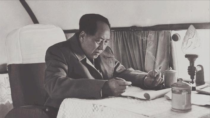 陈毅说毛主席有四个缺点，但事实证明，这其实是四个优点