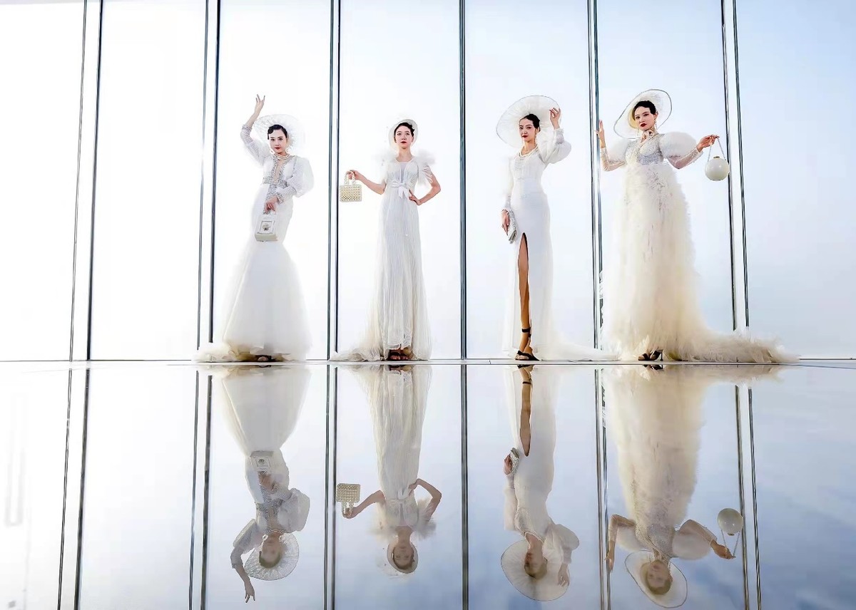 閮戝窞鍖楅緳婀栦腑娴锋牱鏉块棿,閮戝窞鍖楅緳婀栬交濂㈣豹鍗庤豹瀹呭ぇ骞冲眰