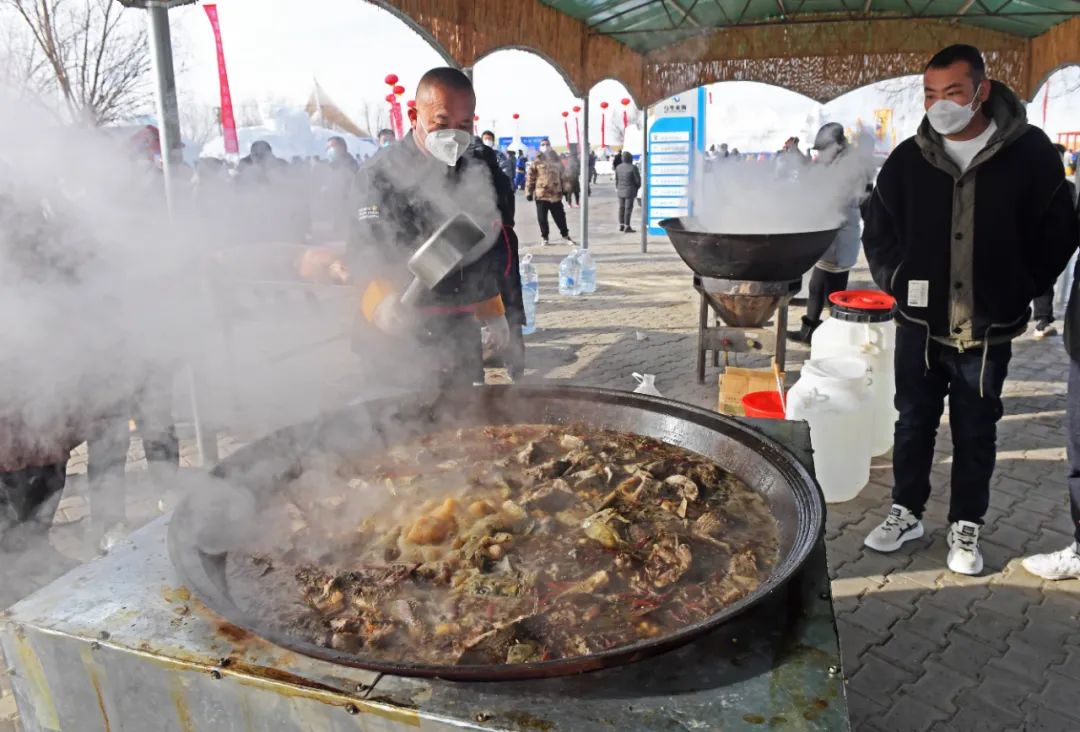 赛马场冰雪嘉年华,舞狮群狮表演比赛