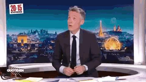 稳准狠！俄报复来的太快了！法记者正直播，俄*弹炸**命中乌武装大楼