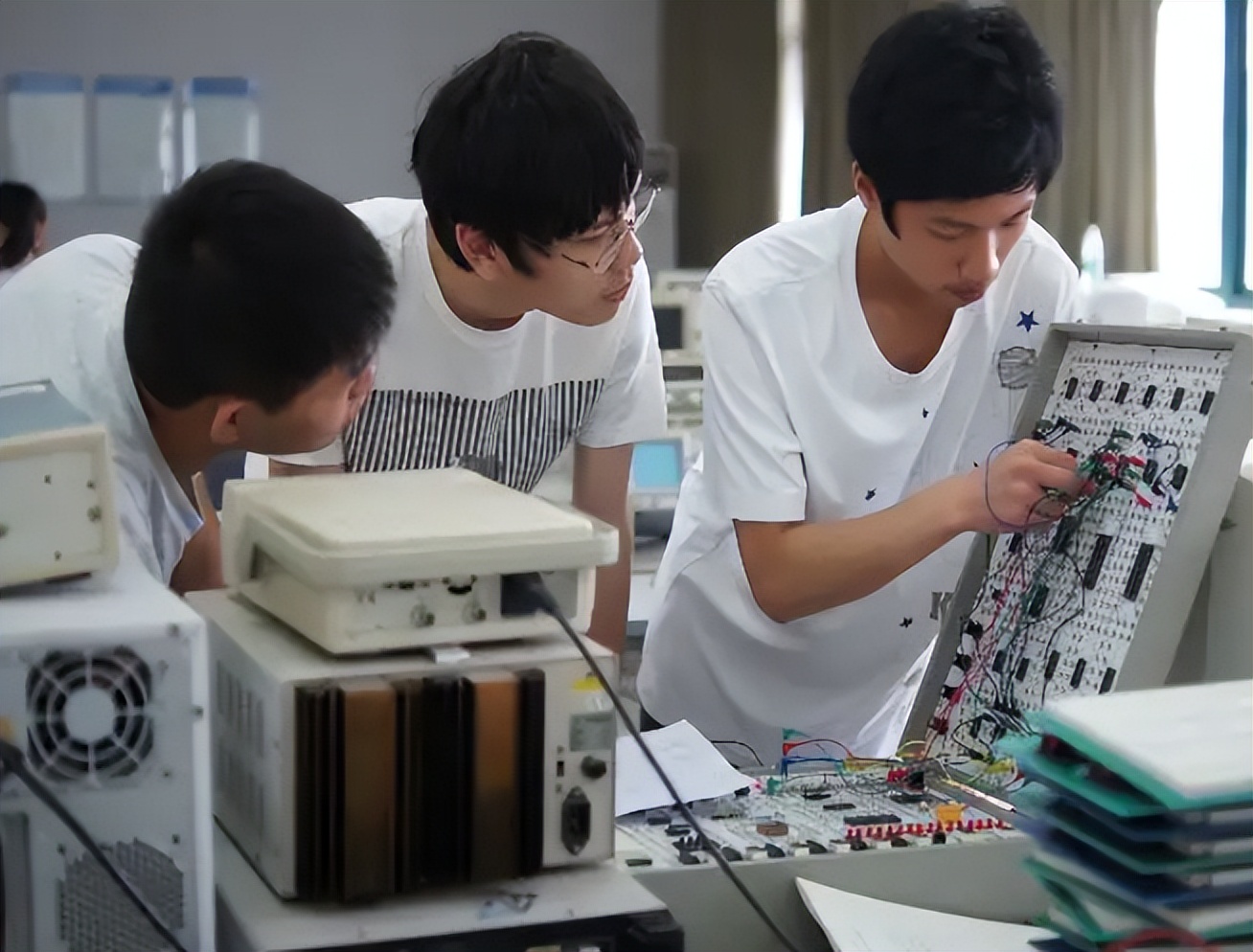 大学中吃香好就业的专业,大学吃香专业介绍就业分析