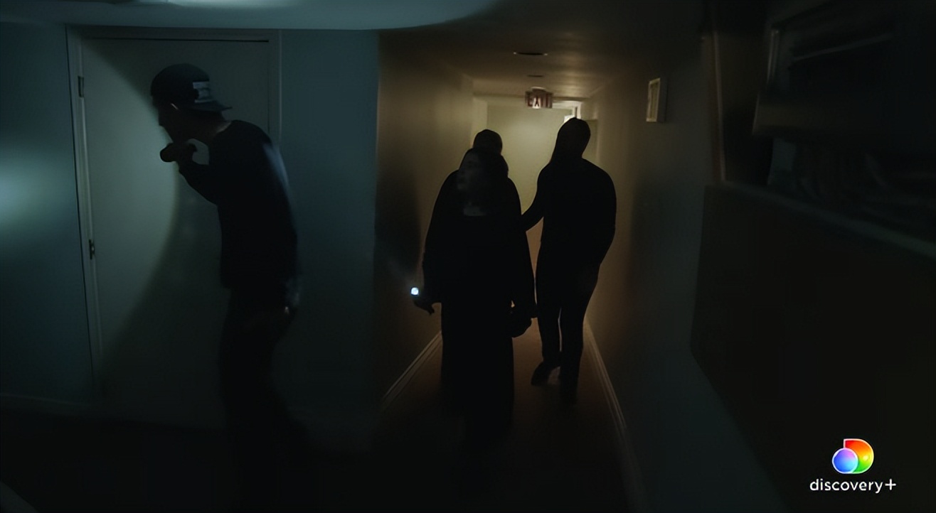 狠人！多伦多四口之家$60万买下殡仪馆，已经入住一年