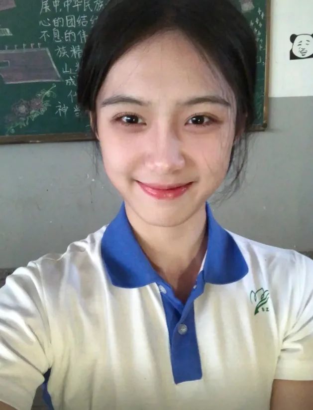 土耳其0-2克罗地亚，昨天文章进球数少正确，周冬雨笑了