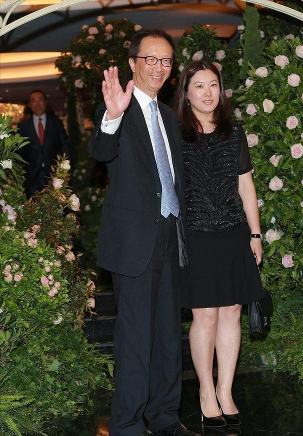 跳水女皇伏明霞婚姻,跳水皇后伏明霞近况