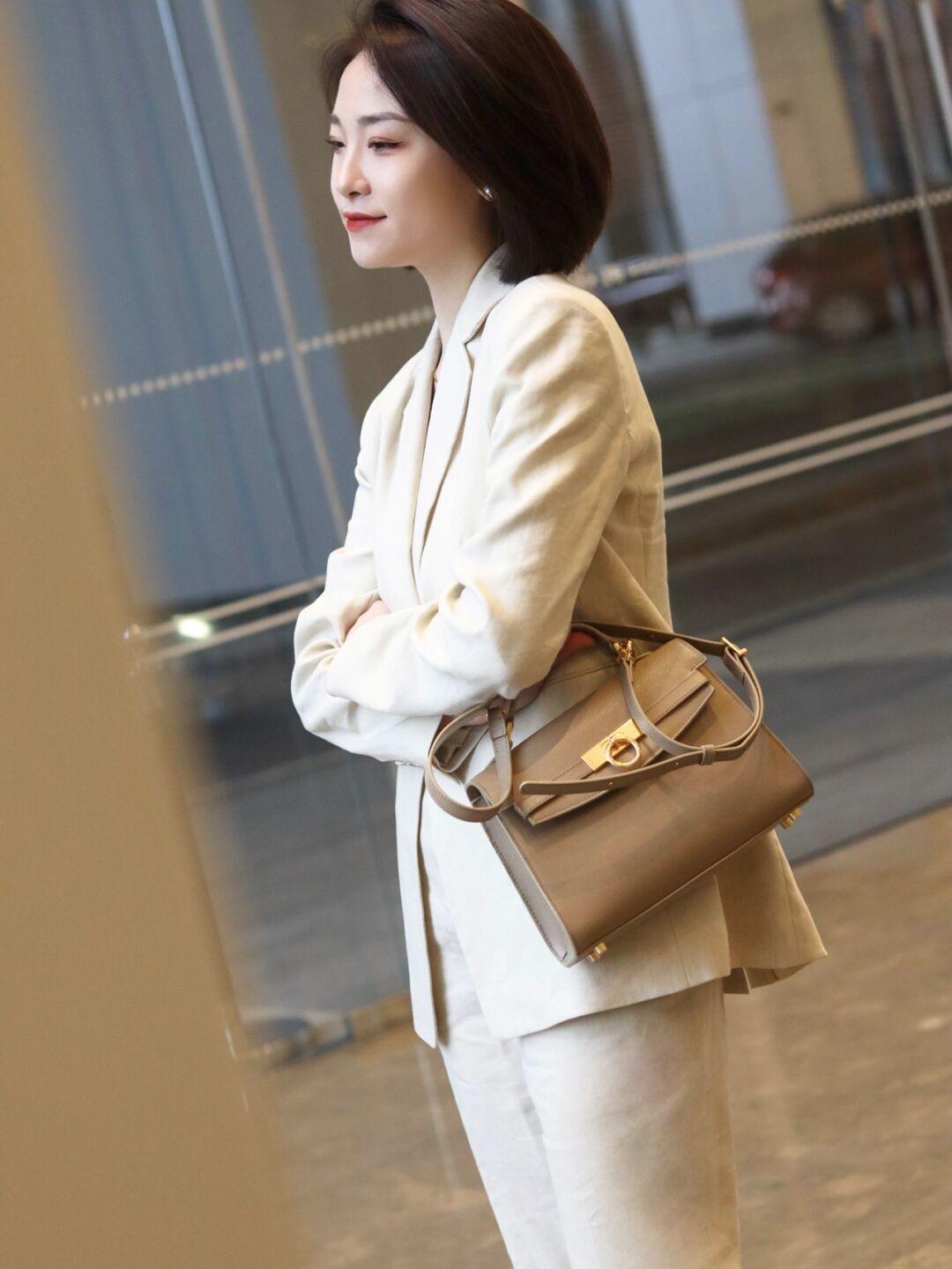 上班时西装怎么搭配穿出高级感,干练利落的西装穿搭