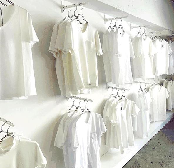 这家只卖白Tee的店成立7周年，干了一件大事