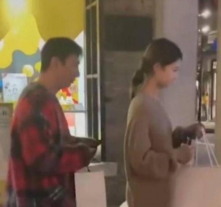 王思聪新女友秀身材,王思聪女友晒身材