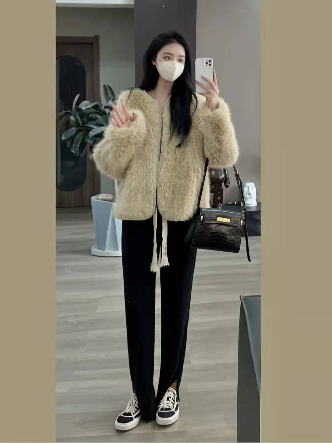 短款皮草下身搭配什么好看,短款皮草外套怎么搭配好看女生