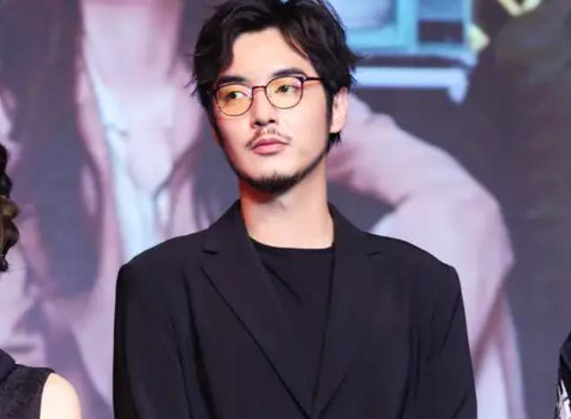 爱情公寓展博求婚失忆,爱情公寓展博的真实姓名