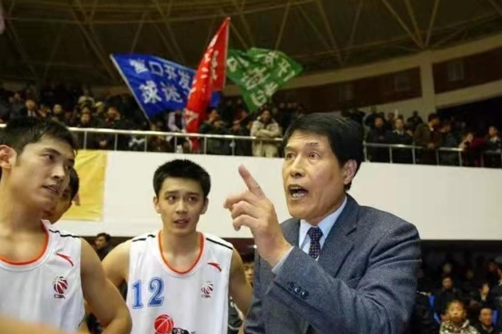 辽篮主教练蒋兴权简历,蒋兴权卸任辽篮技术指导