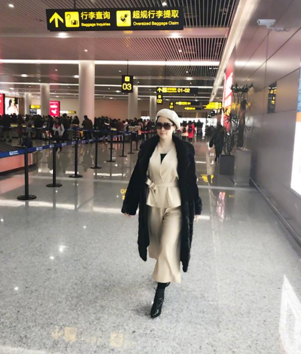 45岁芙蓉姐姐现状：从人人嘲笑到低调富婆，她才是最清醒的那一个