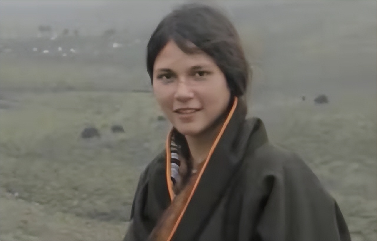 美国女孩回中国爸爸故乡：牦牛绒围巾卖欧洲，带草原牧民赚欧元