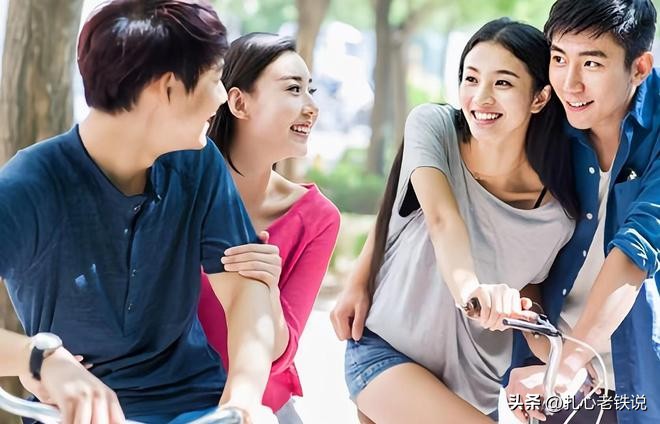 女儿在学校欲找“长期饭票”，一位父亲的微信留言让人泪目