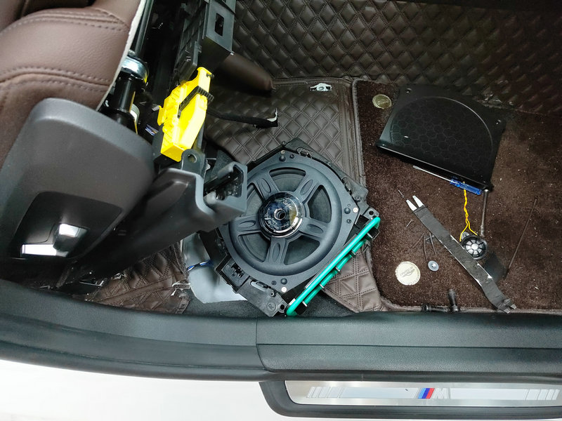 宝马320i改装哈曼卡顿音响,宝马320音响改装德国蓝宝