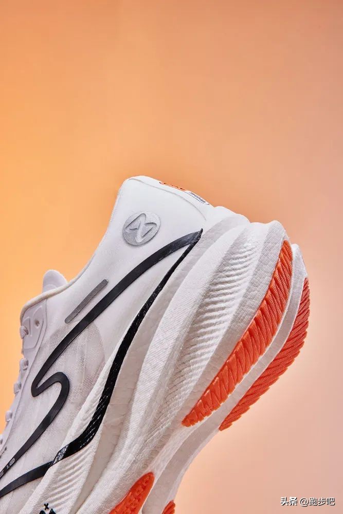 鸿星尔克芷境2.0颜值,鸿星尔克芷境1.0跑鞋横评