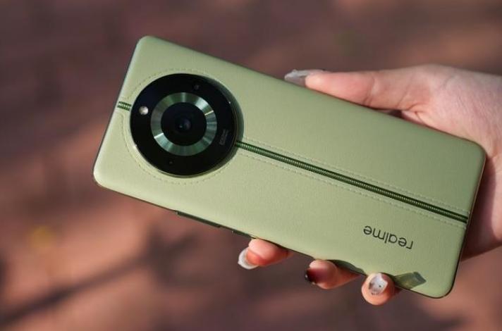 realme11Pro+手机发布：搭载联发科天玑7050芯片！