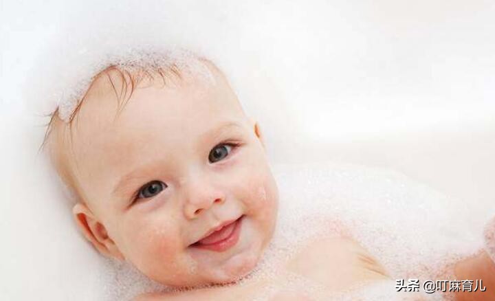 儿童头顶秃了是什么原因,小孩头顶有斑秃还能长头发吗