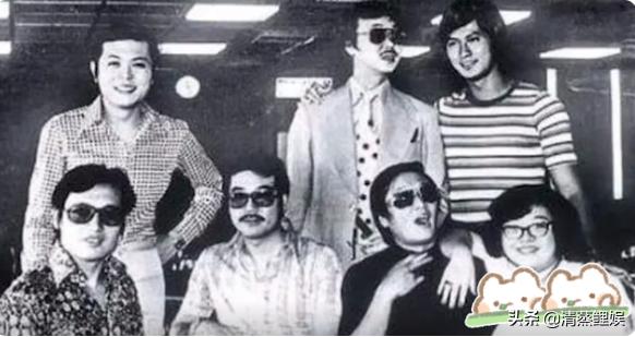 谢贤和李小龙合影站c位,谢贤李小龙曾江合影