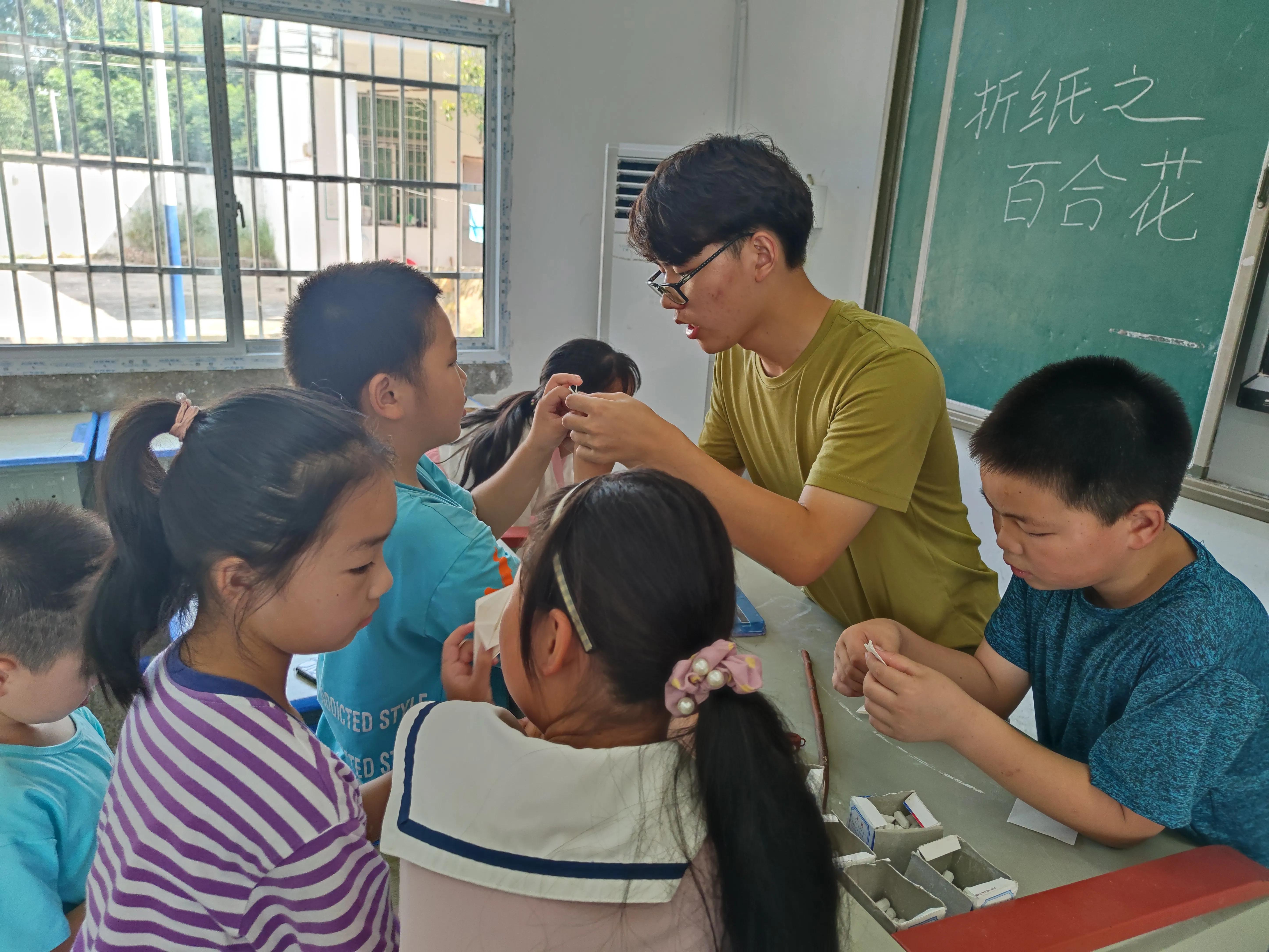 社会实践手工制作体验活动,三下乡儿童手工课堂