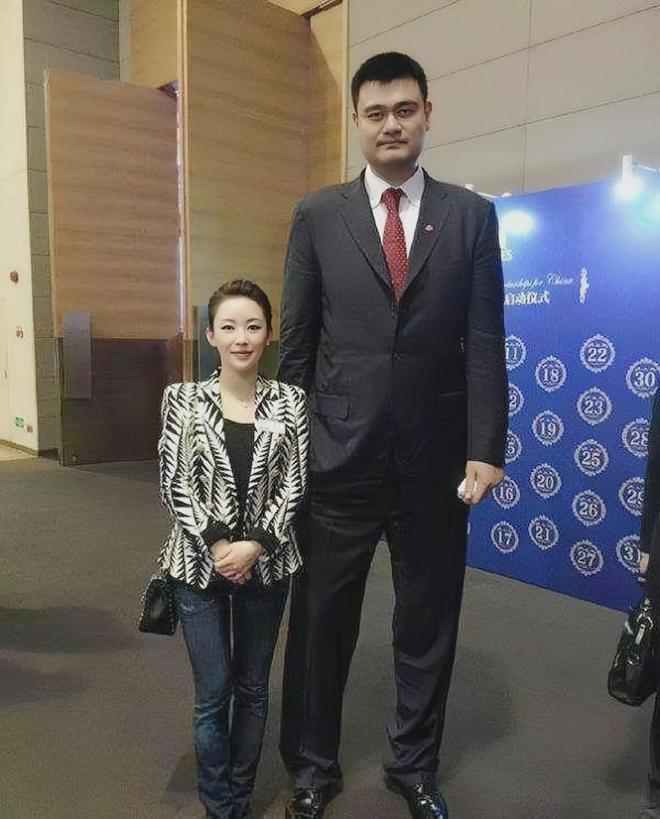 台球女神美貌不输潘晓婷,台球女神一杆清台