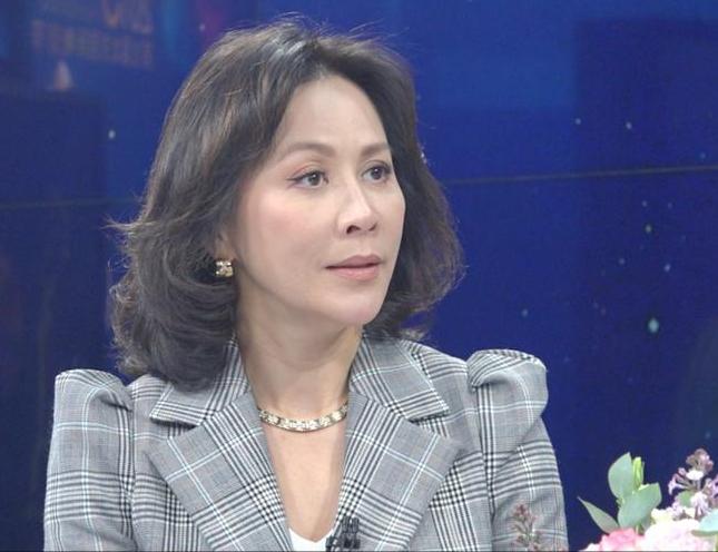 郭晶晶下嫁霍家后为何如此低调,下嫁霍启刚的郭晶晶曝光家庭地位