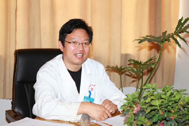 杨永信治疗网瘾少年画面,戒网瘾杨永信视频