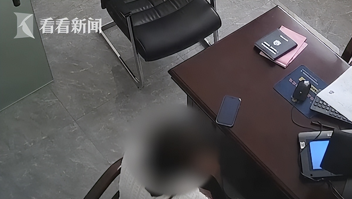 21年女子看男友备注二姐微信，好奇添加，聊天后男友被抓进警局