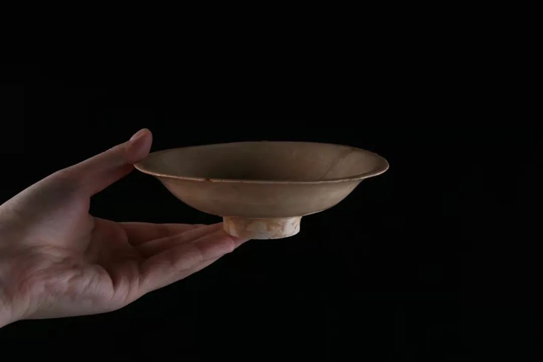 中国年轻人，不买房，只“玩物丧志”