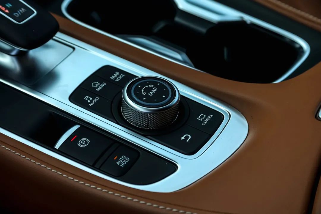 进口英菲尼迪qx602.5t试驾,试驾英菲尼迪qx6017款