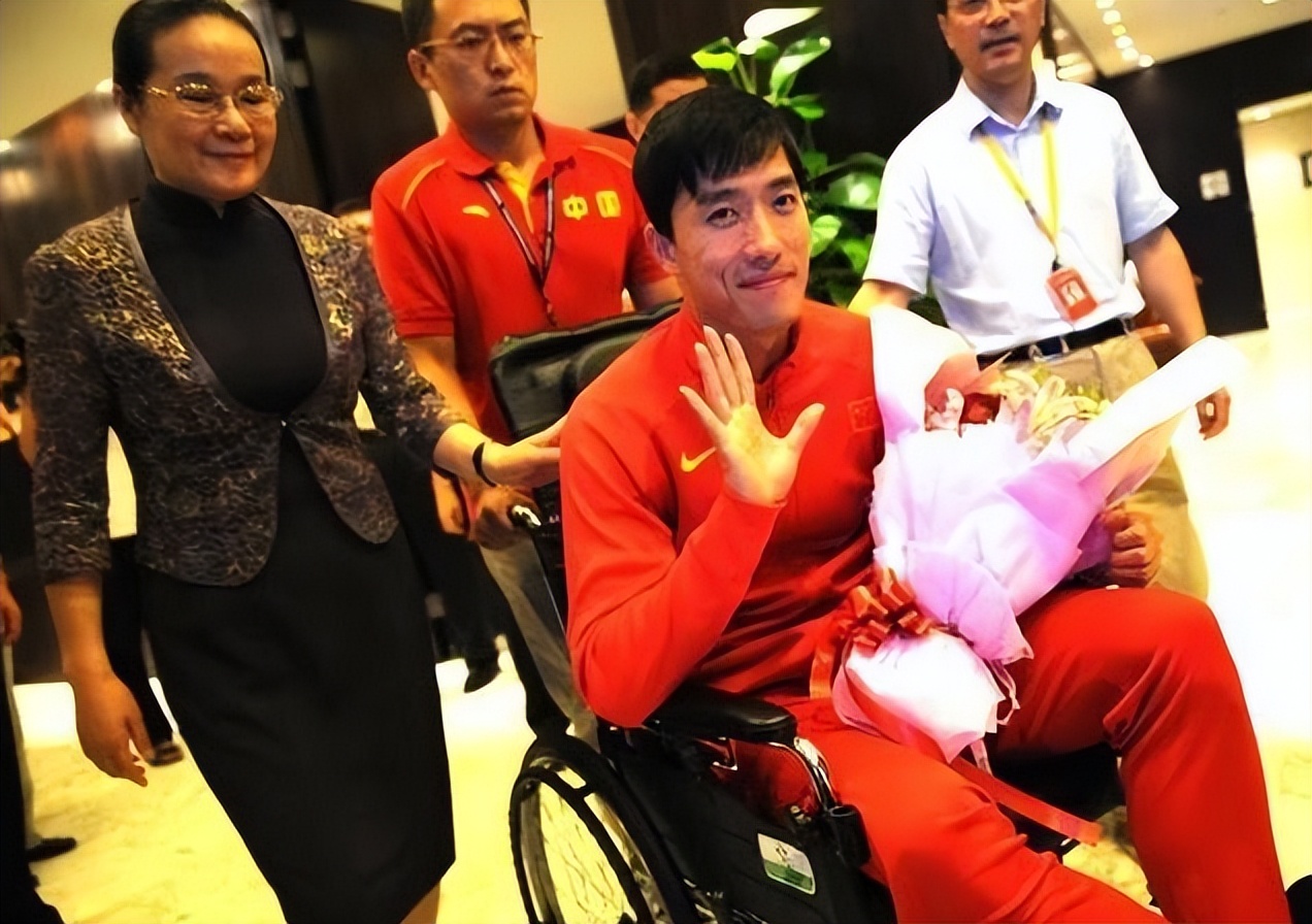 亚洲飞人刘翔现在干什么,现在才知道刘翔当年有多厉害