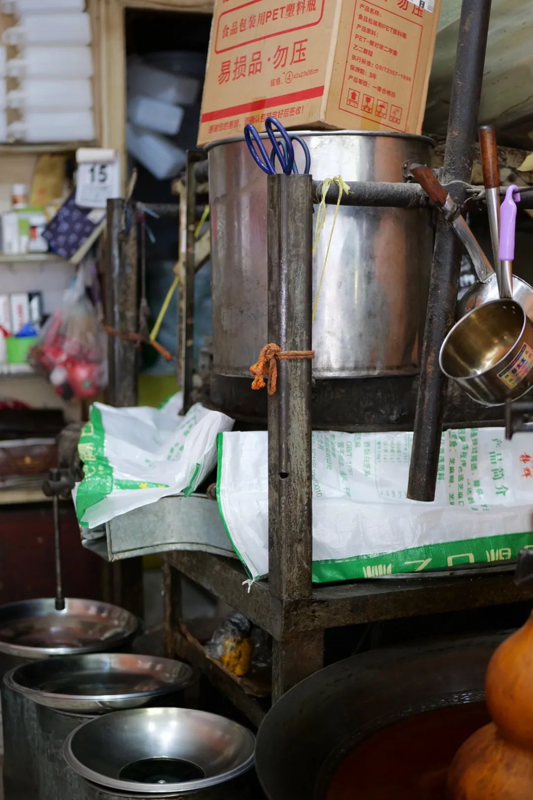 成都人吃火锅用的香油是什么油,成都吃火锅的香油是哪一种种类