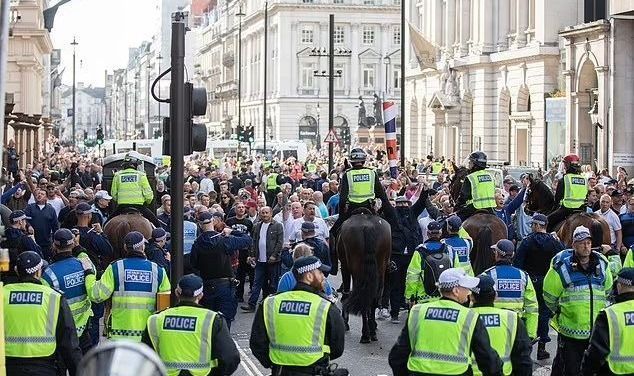 上赛季1600场比赛中出现问题后，足球迷被捕人数达到八年来的最高