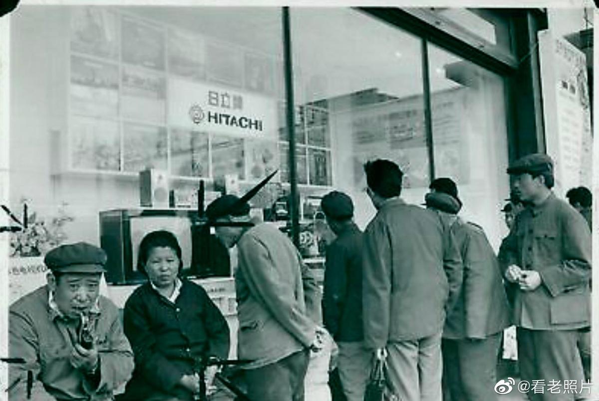 日军兽行照片：当着父亲的面玷污他女儿，临走还残忍割下妻子乳房