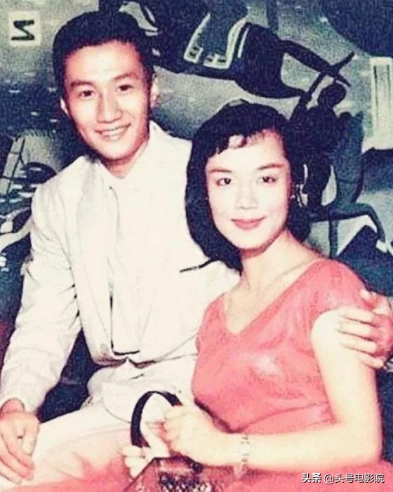 84岁谢贤与女友重燃爱火,谢贤84岁和初恋重温旧情