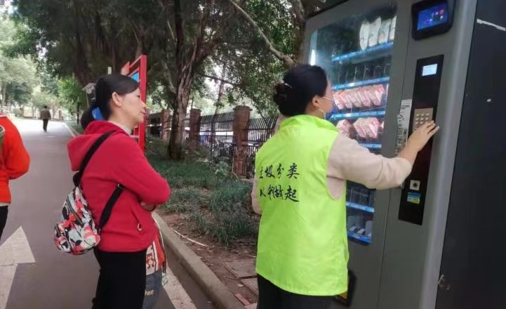 线上线下相结合垃圾分类齐推进,在生活中我们应如何实施垃圾分类