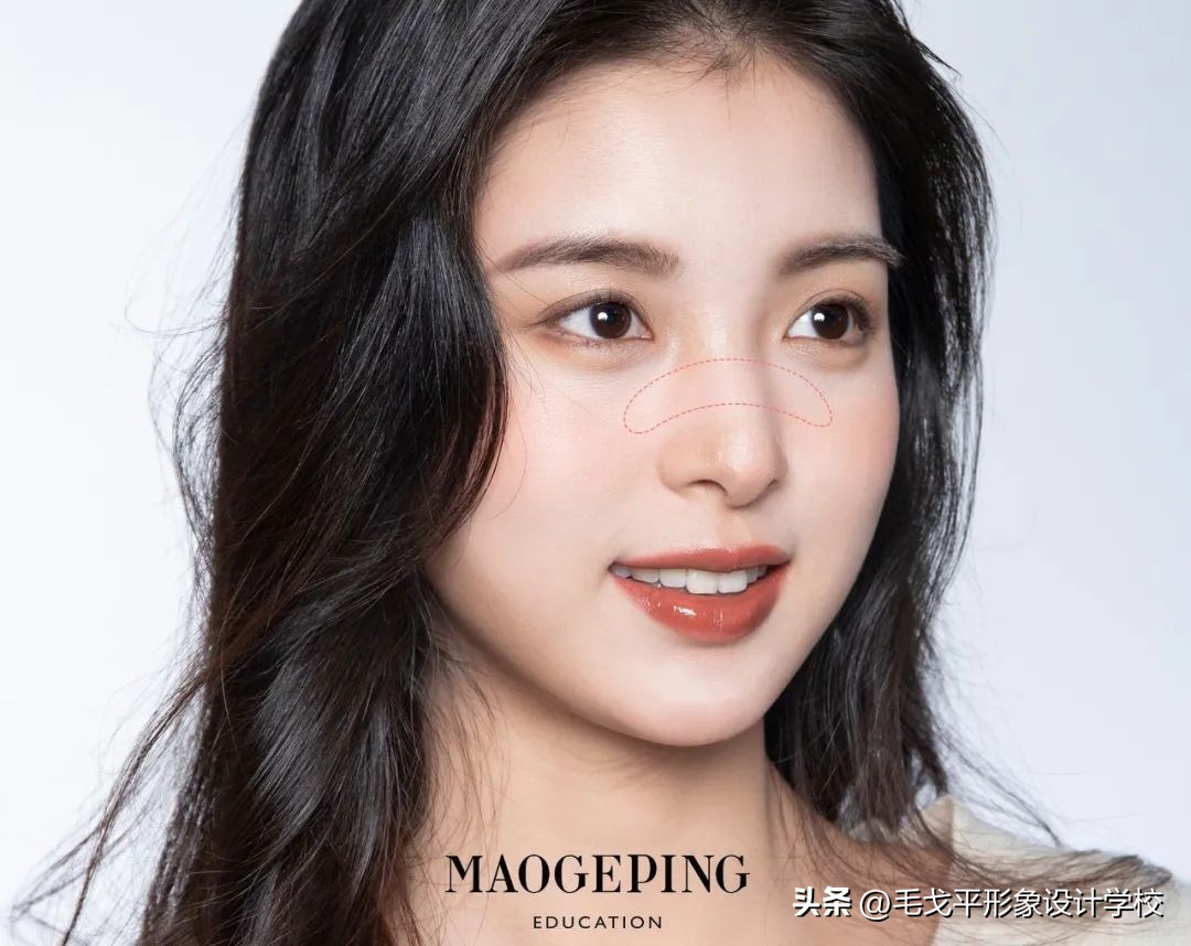 化妆师的冷门化妆技巧,超实用冷门化妆小技巧新手必看